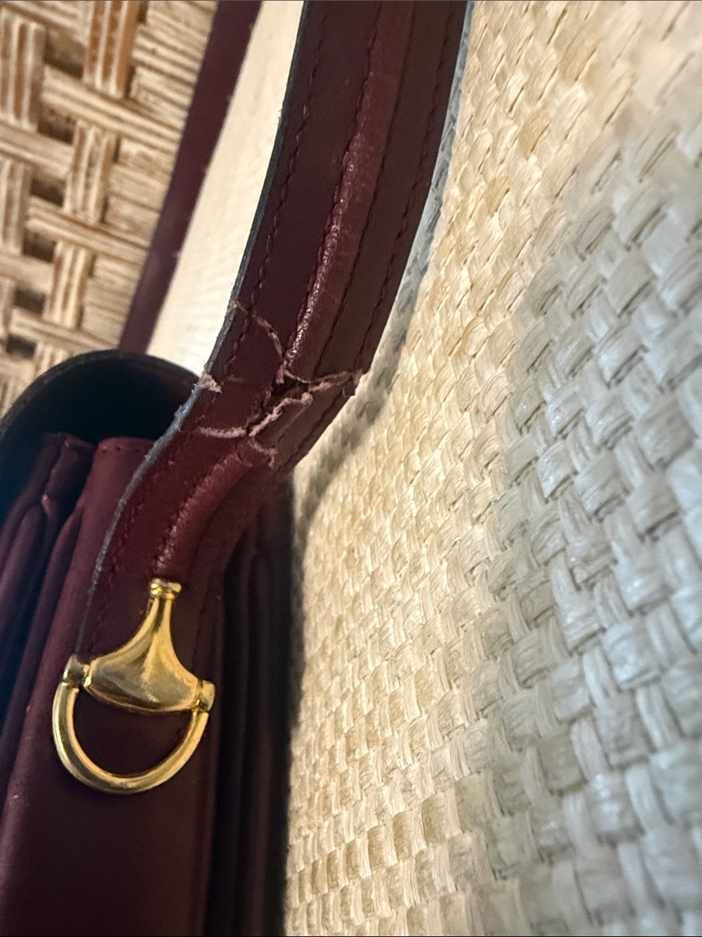 Gucci Burgundy Leather Shoulder Bag with Gold Hardware - Picture 3 of 9